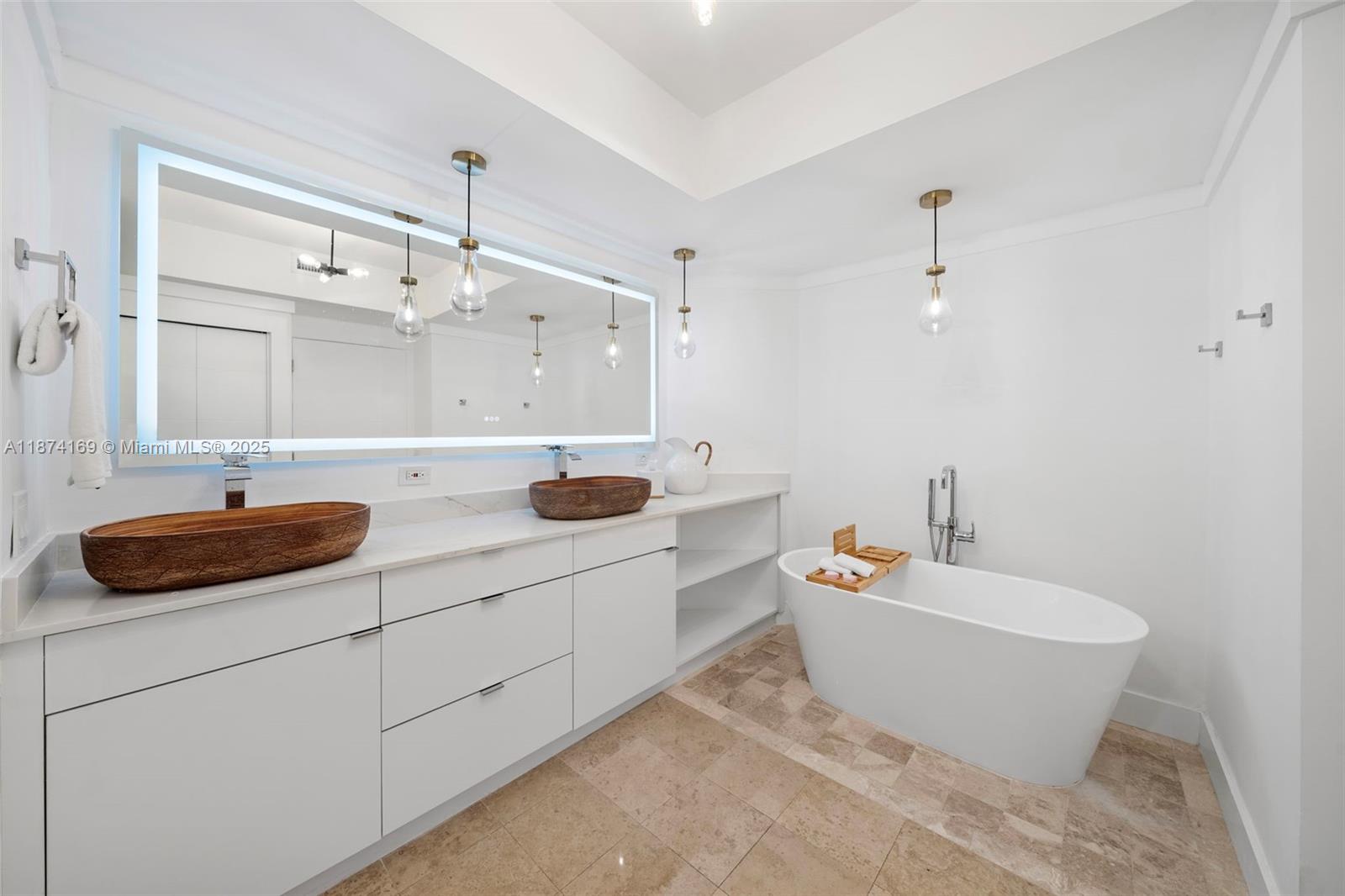 4775 Collins Ave #1801, Miami Beach FL 33140