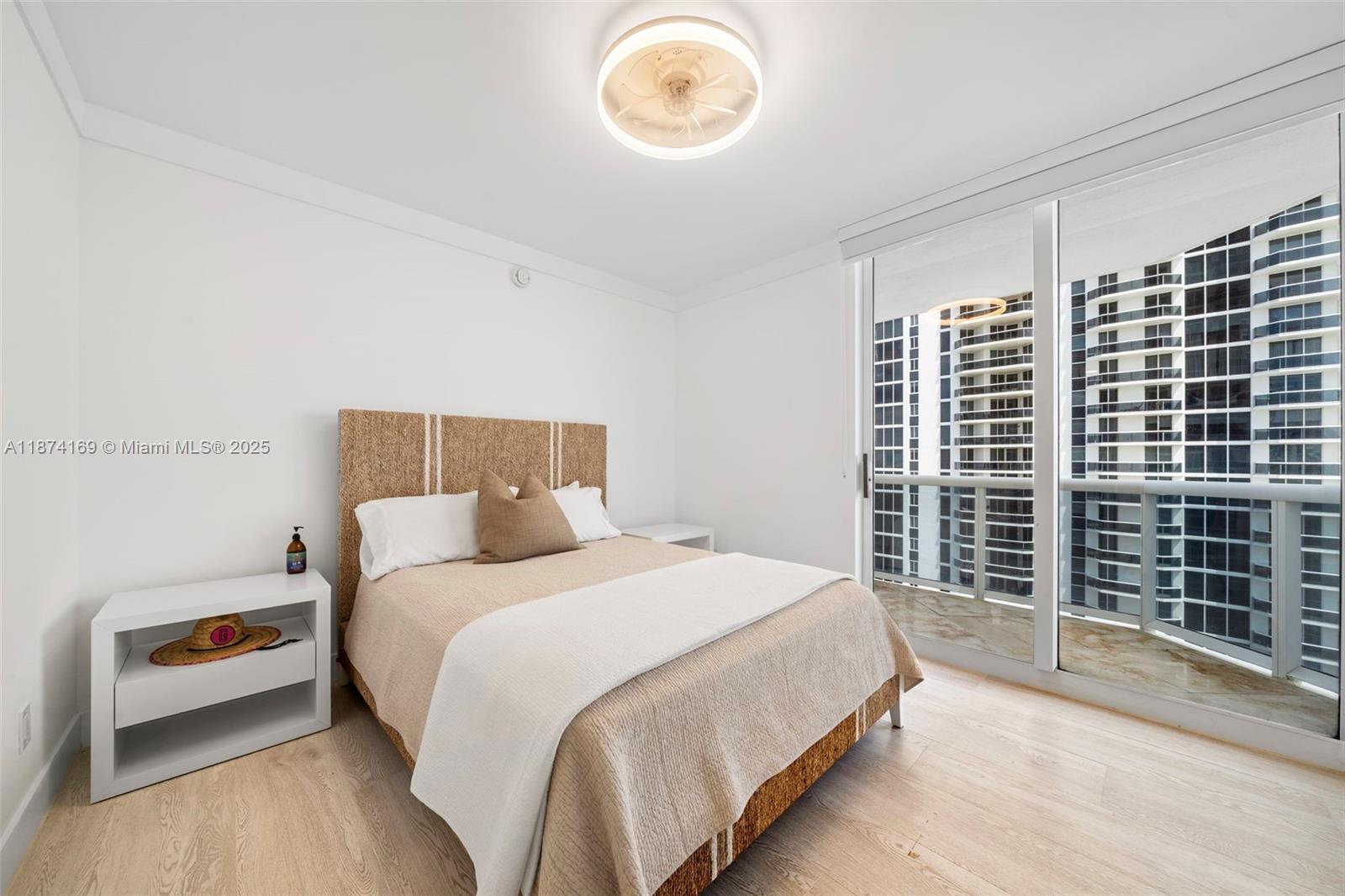 4775 Collins Ave #1801, Miami Beach FL 33140