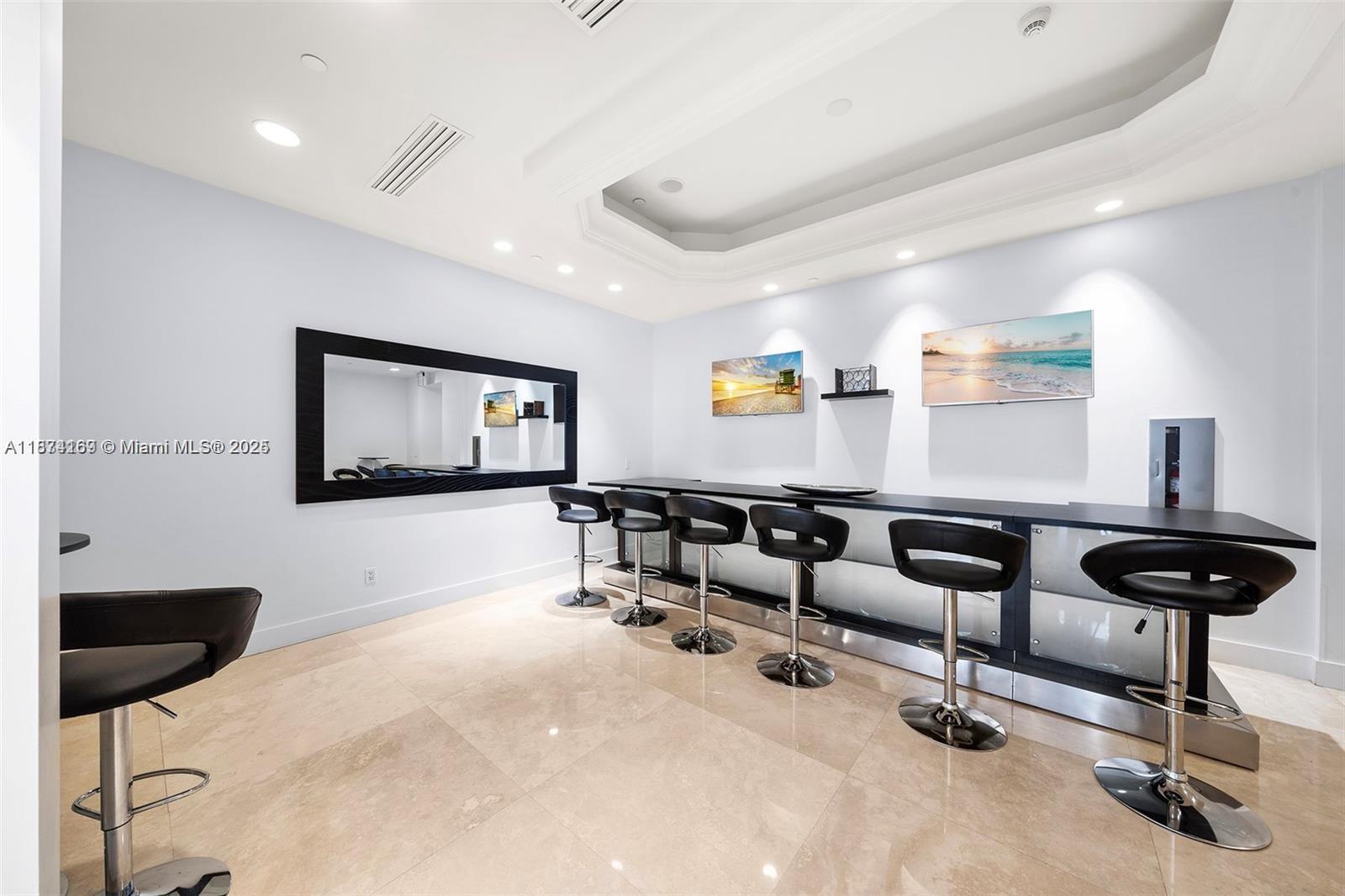 4775 Collins Ave #1801, Miami Beach FL 33140