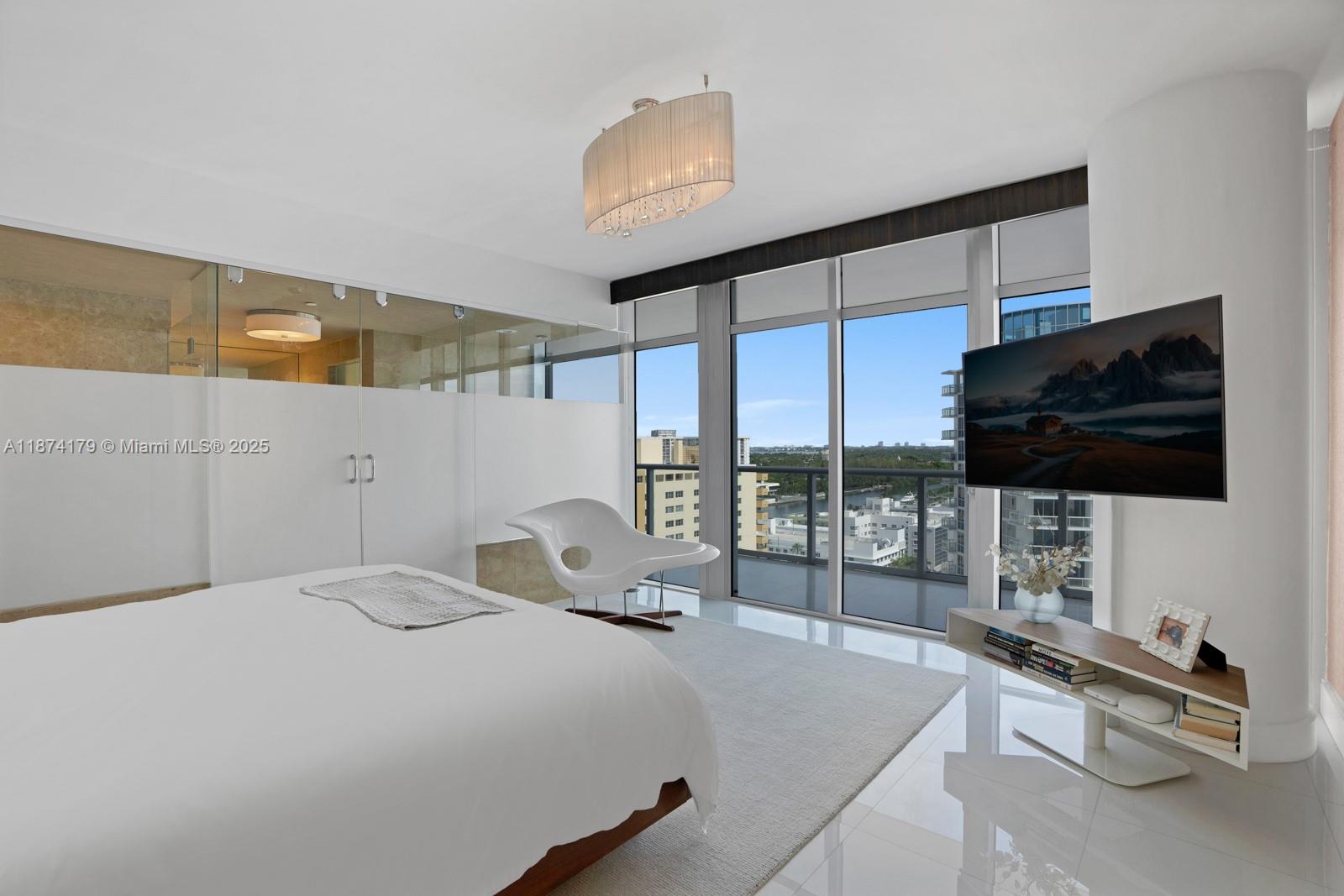 3737 Collins Ave #S-1501, Miami Beach FL 33140