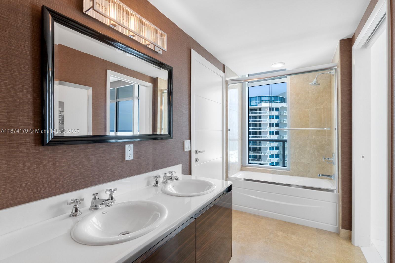 3737 Collins Ave #S-1501, Miami Beach FL 33140
