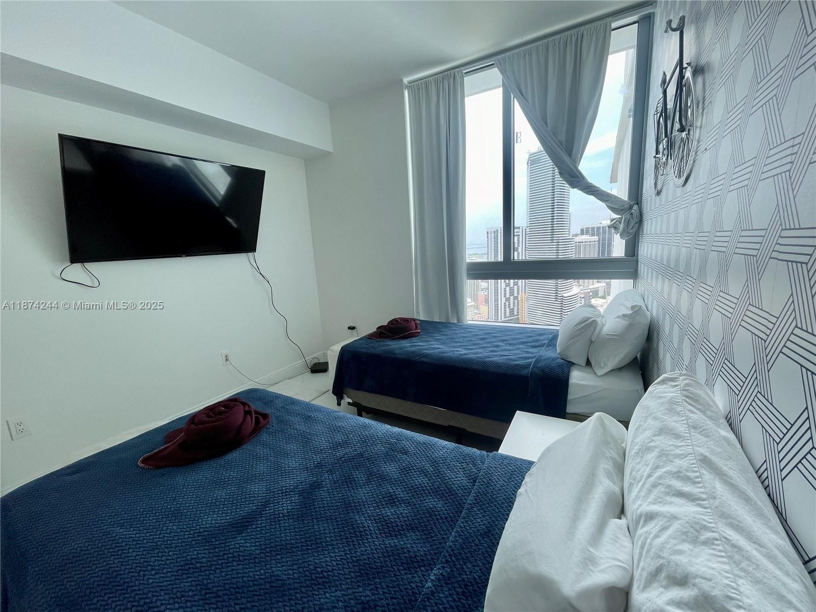 350 S Miami Ave #4003, Miami FL 33130