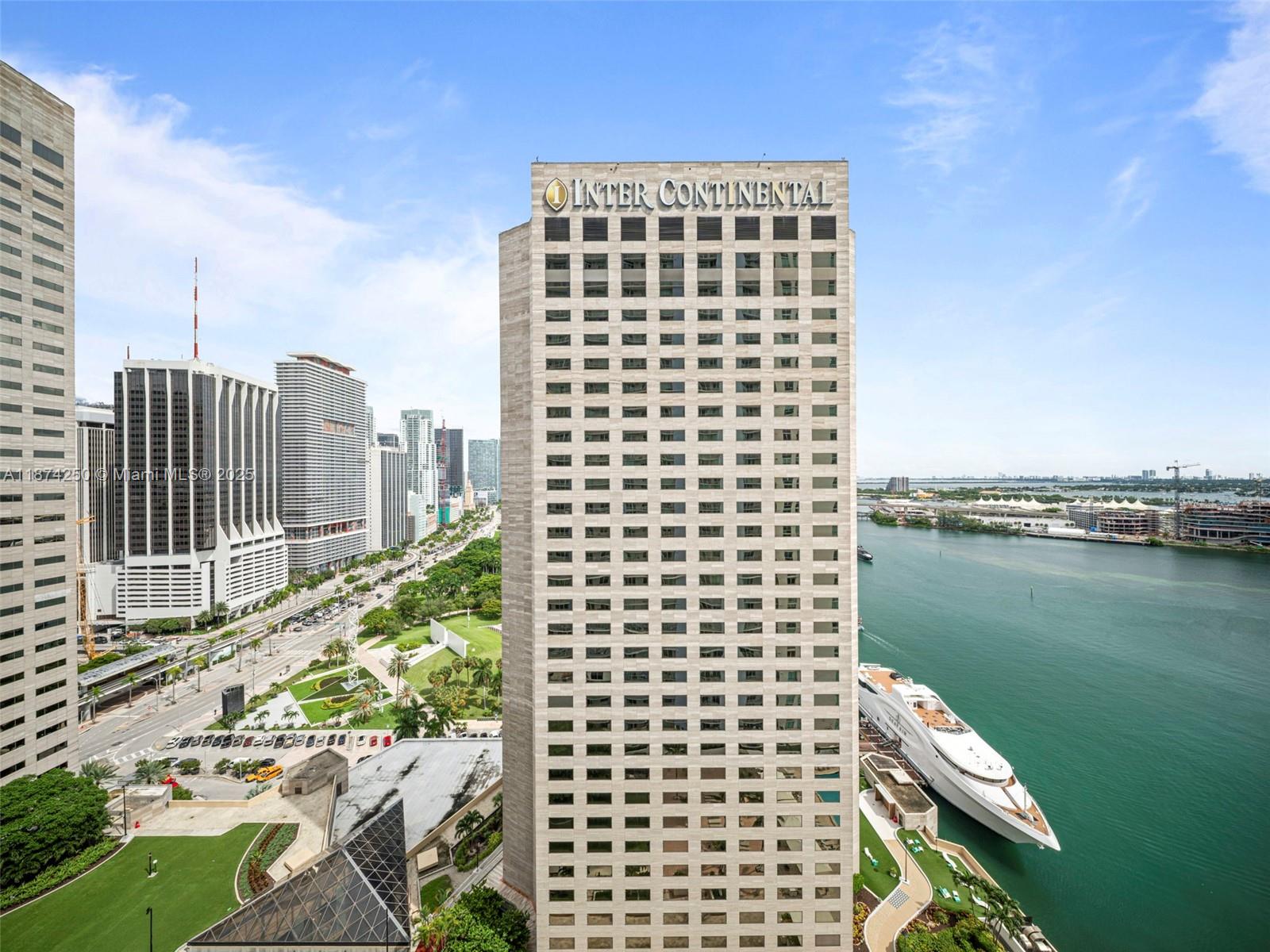 335 S Biscayne Blvd #2704, Miami FL 33131