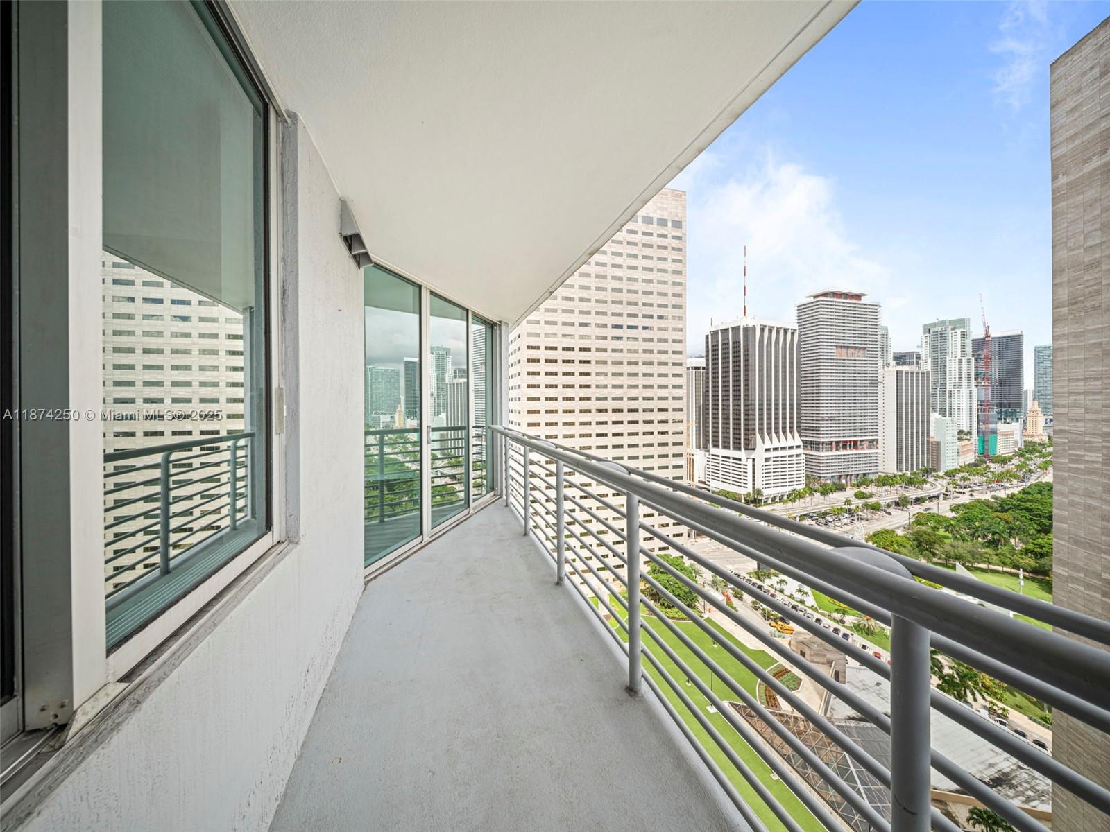 335 S Biscayne Blvd #2704, Miami FL 33131