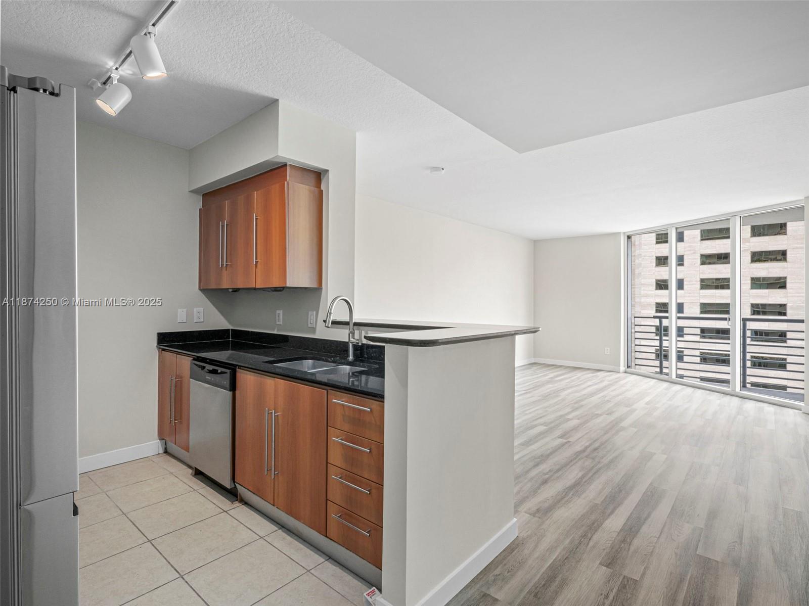 335 S Biscayne Blvd #2704, Miami FL 33131