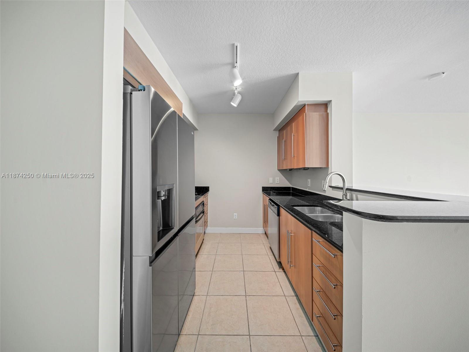 335 S Biscayne Blvd #2704, Miami FL 33131