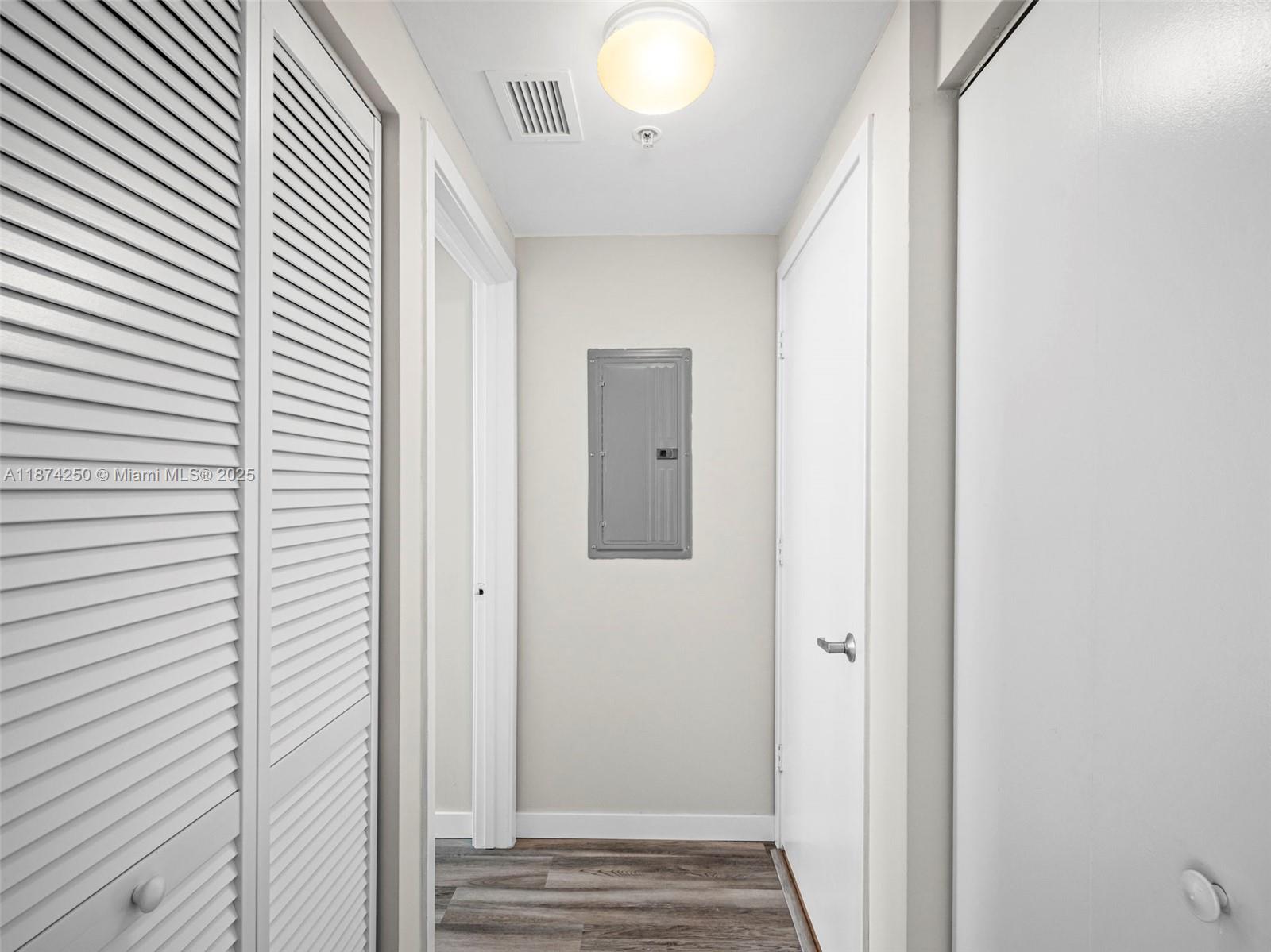 335 S Biscayne Blvd #2704, Miami FL 33131
