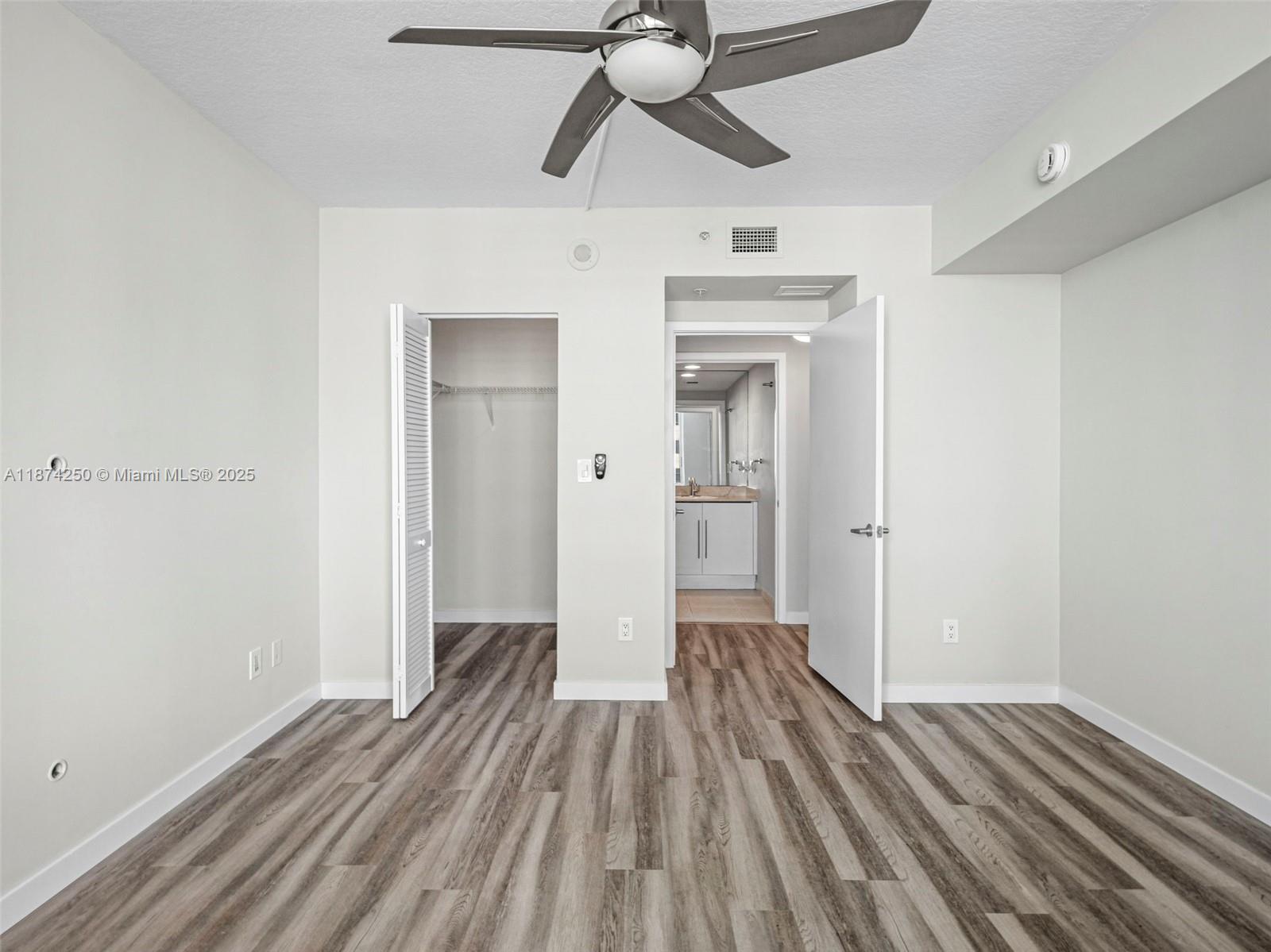 335 S Biscayne Blvd #2704, Miami FL 33131