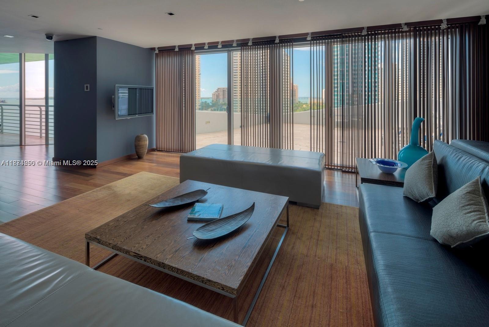 335 S Biscayne Blvd #2704, Miami FL 33131