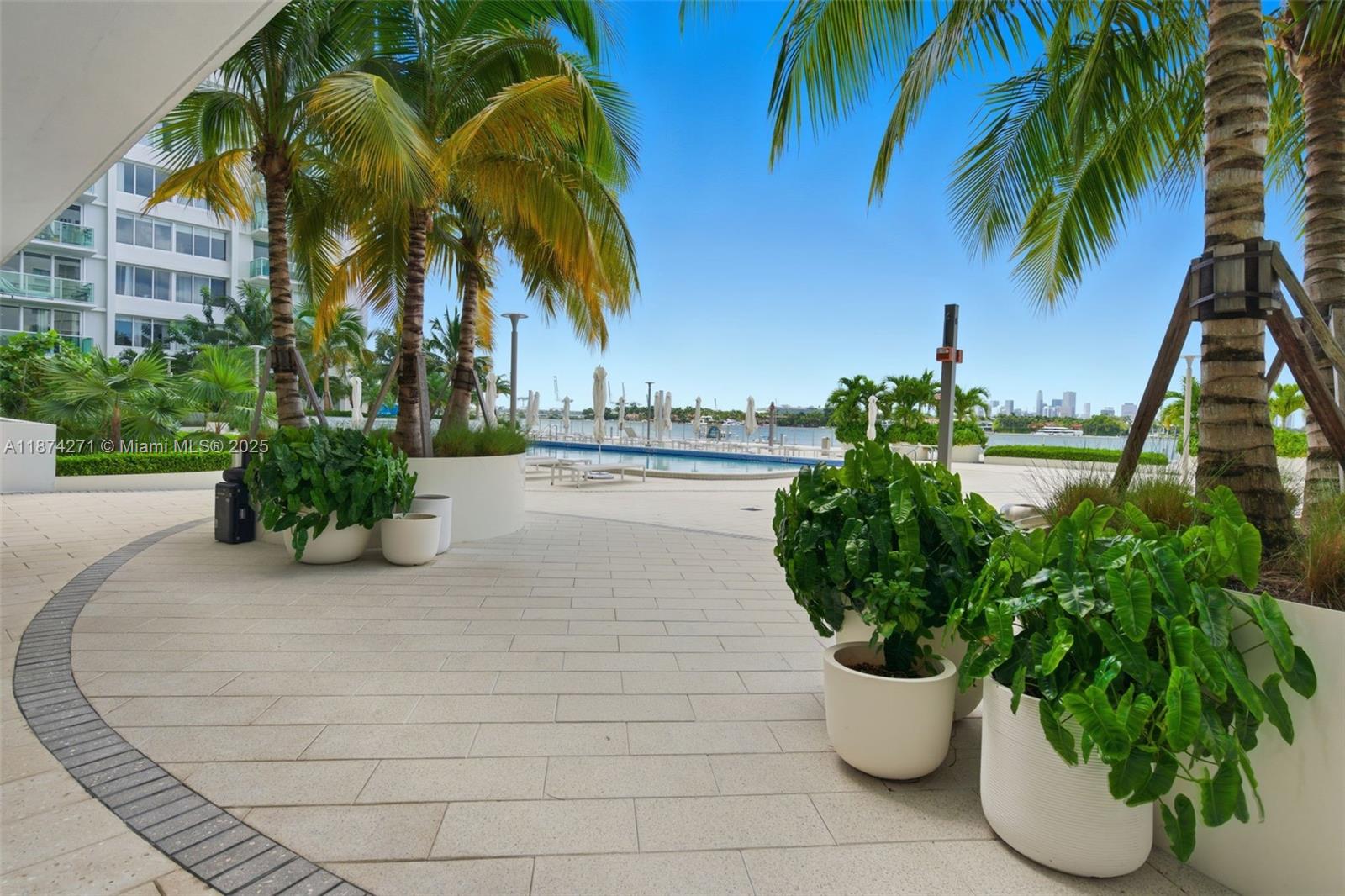 1000 West Ave #PH22, Miami Beach FL 33139