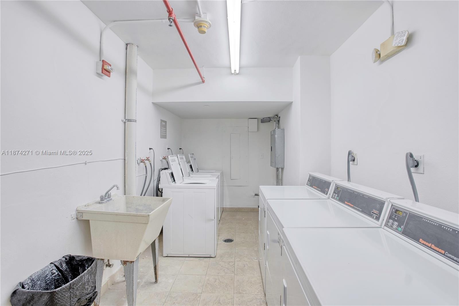 1000 West Ave #PH22, Miami Beach FL 33139
