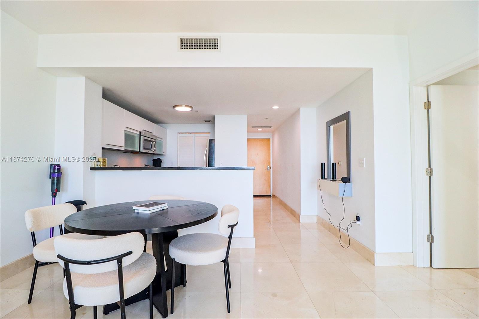 253 NE 2nd St #1907, Miami FL 33132