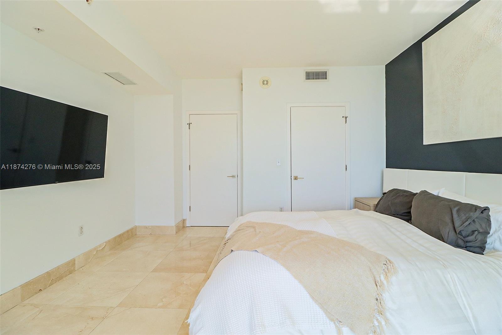 253 NE 2nd St #1907, Miami FL 33132
