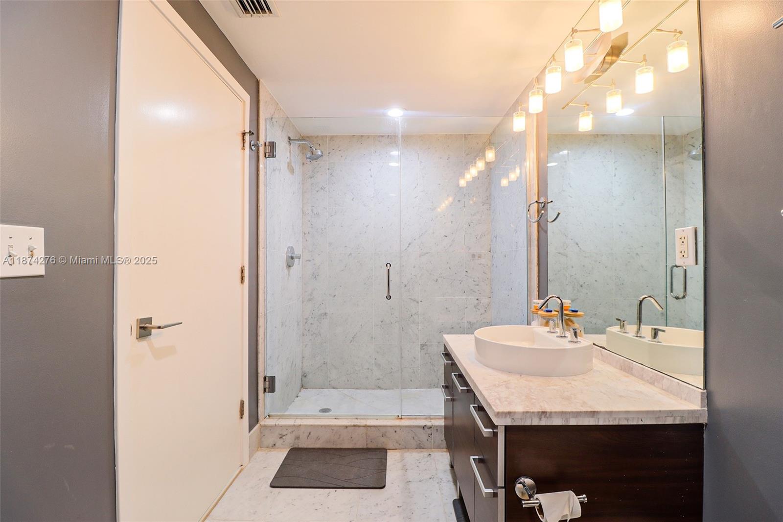 253 NE 2nd St #1907, Miami FL 33132