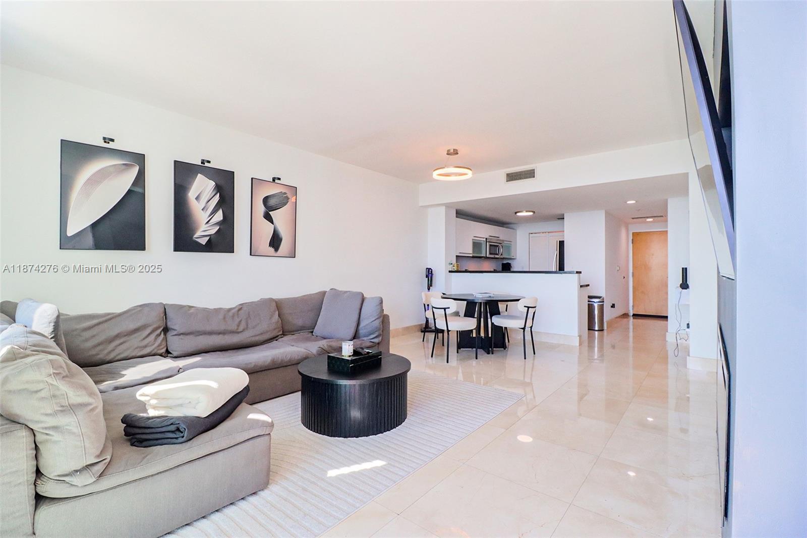 253 NE 2nd St #1907, Miami FL 33132