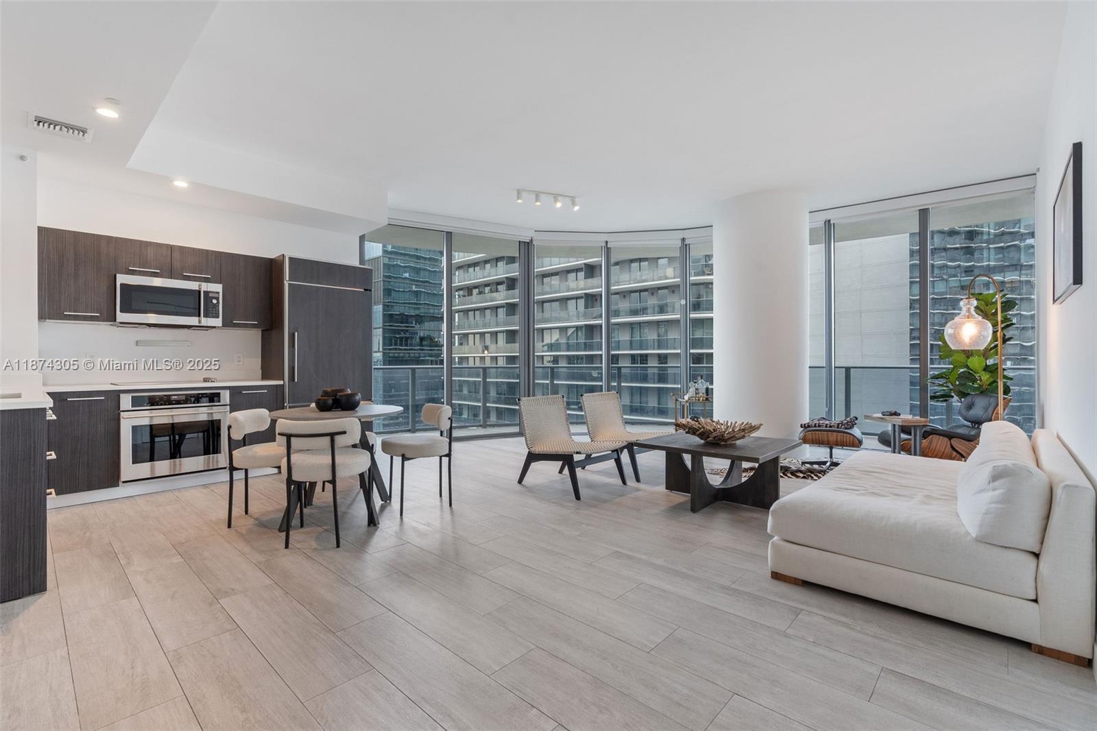 45 SW 9th St #4301, Miami FL 33130