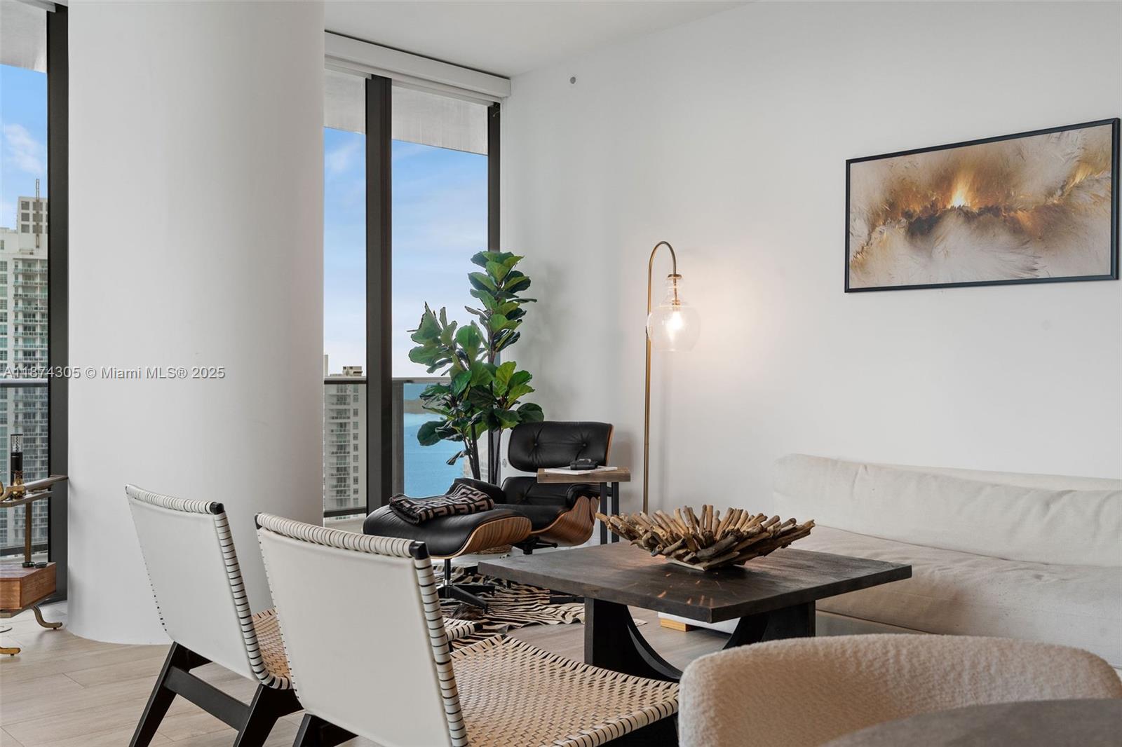 45 SW 9th St #4301, Miami FL 33130
