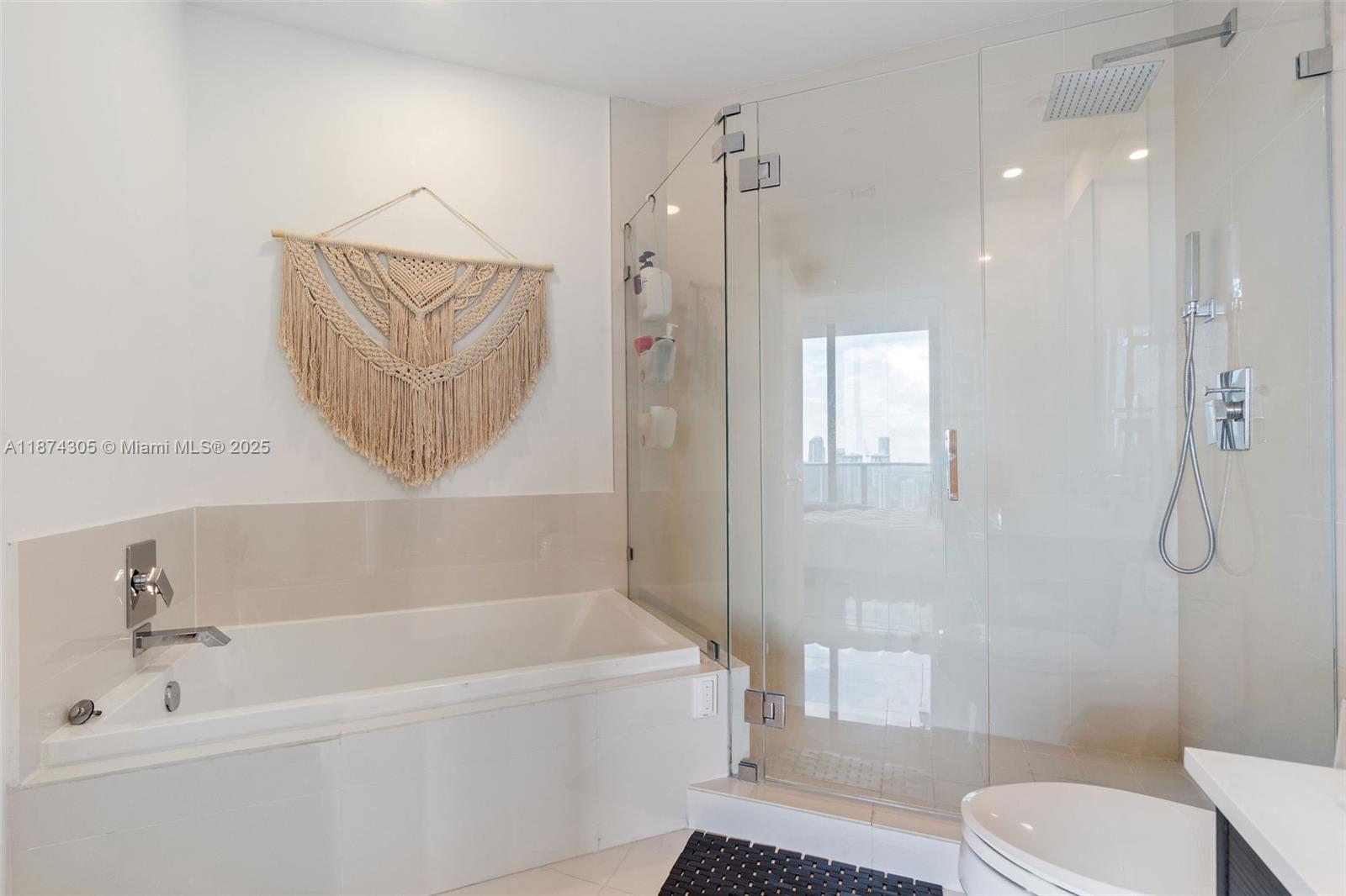 45 SW 9th St #4301, Miami FL 33130