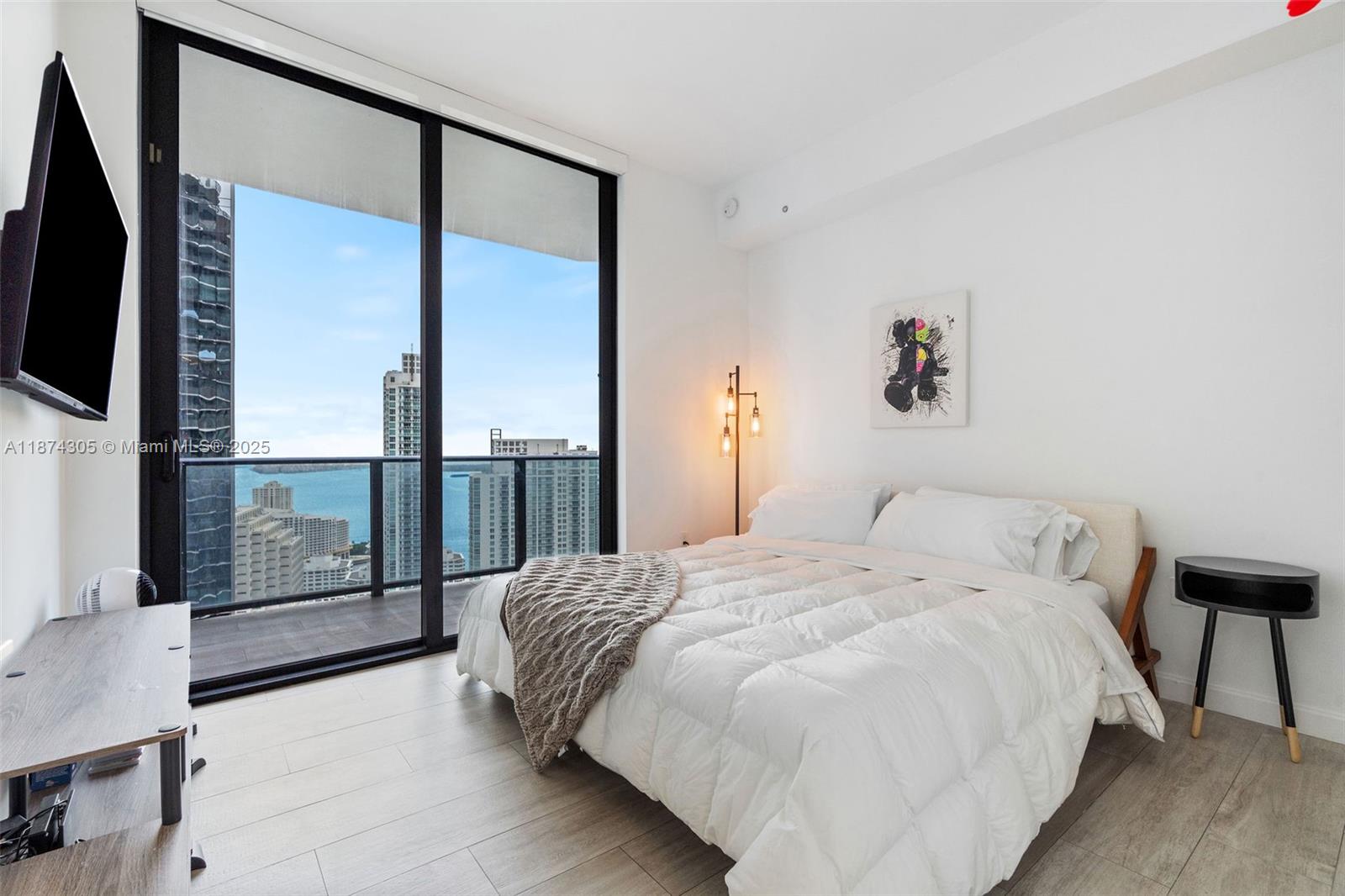 45 SW 9th St #4301, Miami FL 33130