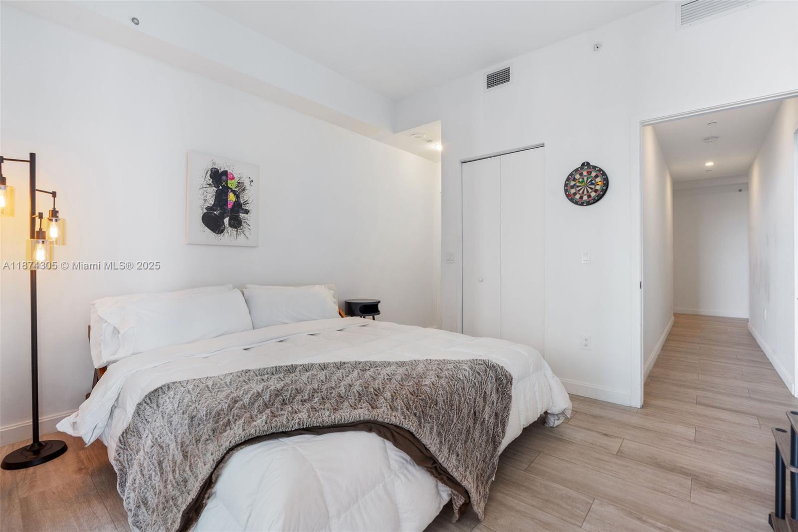 45 SW 9th St #4301, Miami FL 33130