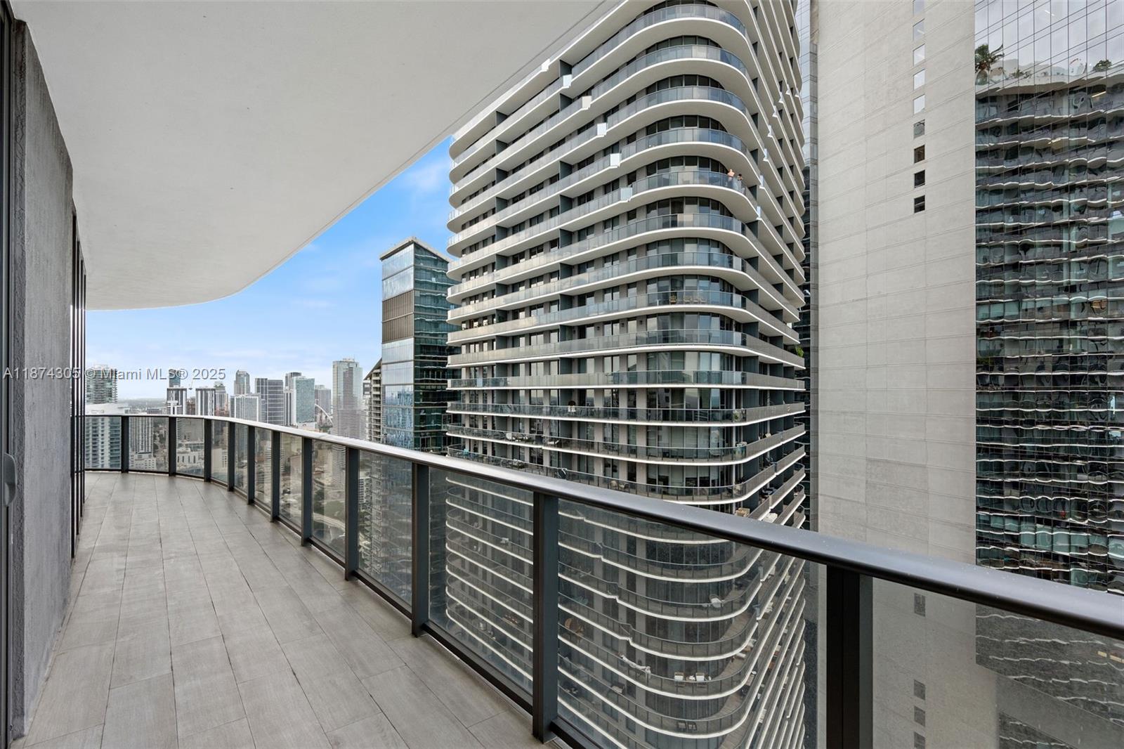 45 SW 9th St #4301, Miami FL 33130