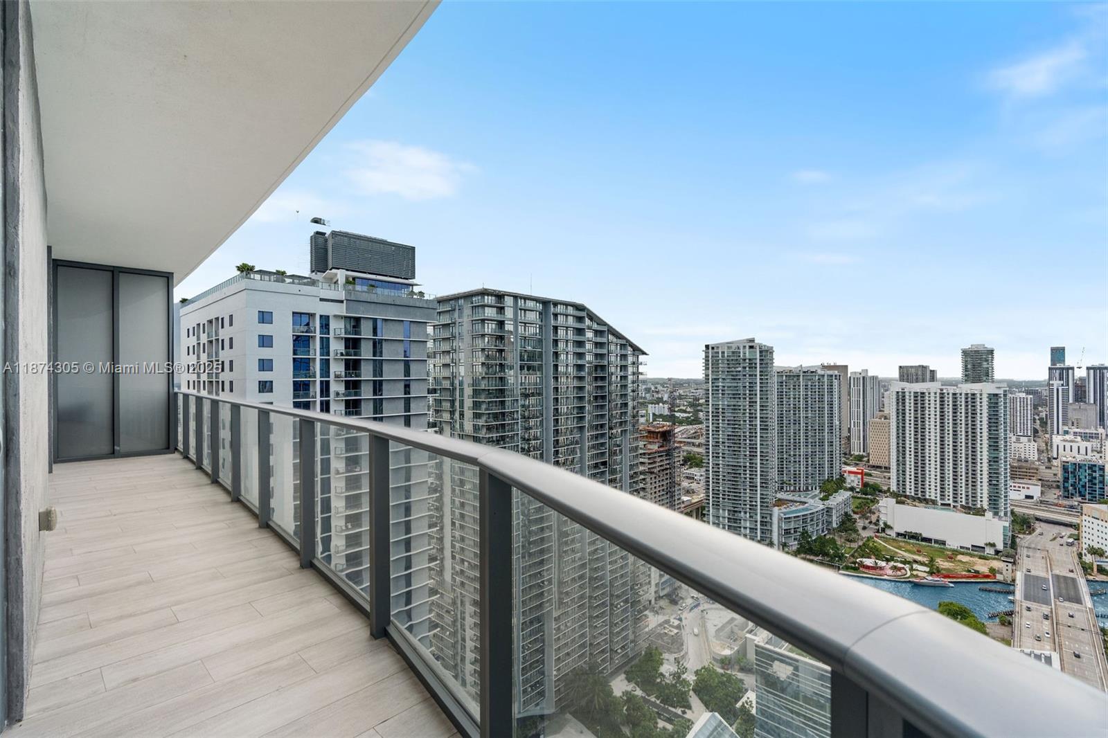 45 SW 9th St #4301, Miami FL 33130