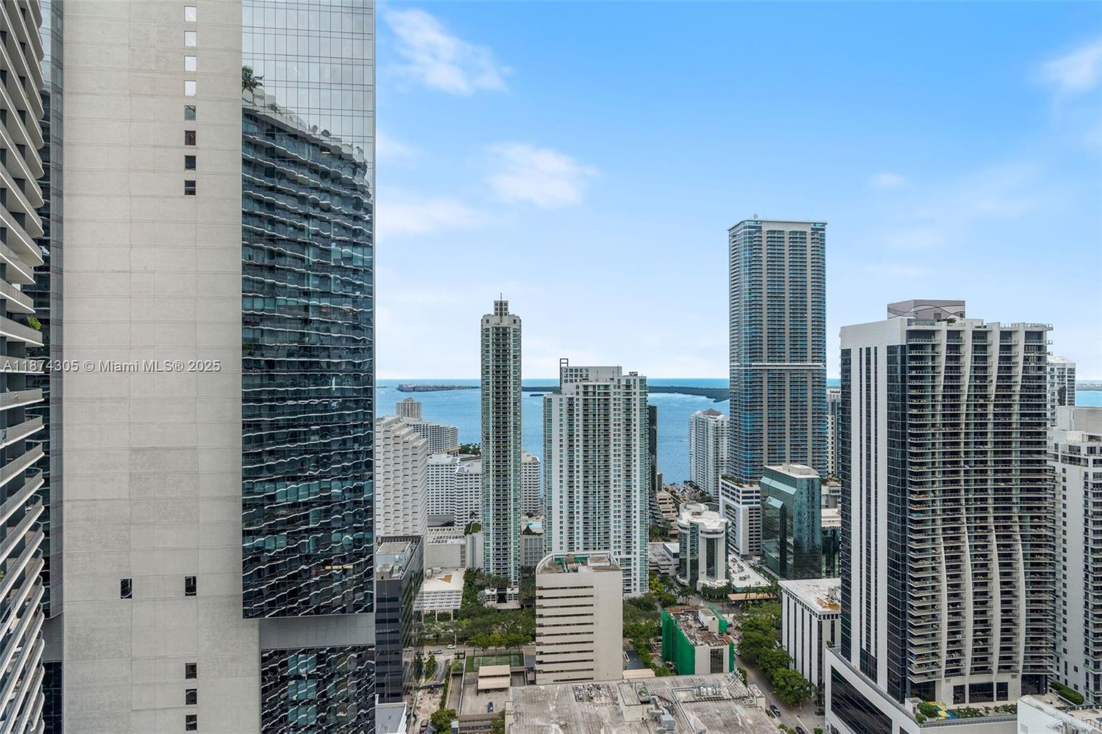 45 SW 9th St #4301, Miami FL 33130