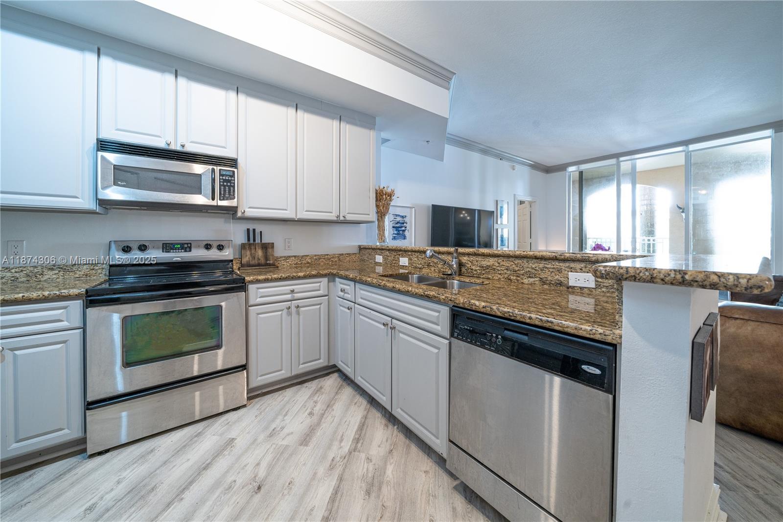 3001 NE 185th St #116, Aventura FL 33180