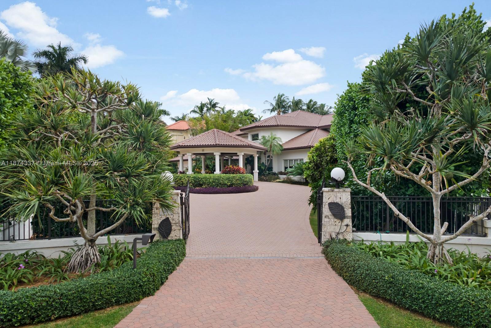 277 Veleros Ct, Coral Gables FL 33143