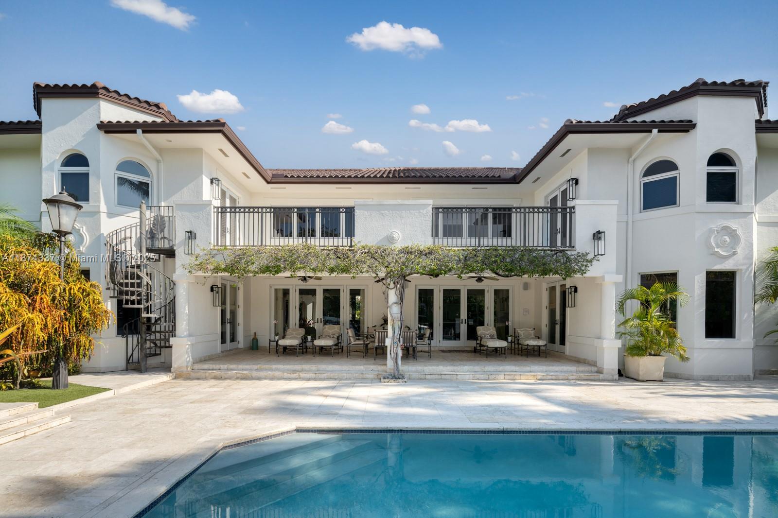 277 Veleros Ct, Coral Gables FL 33143