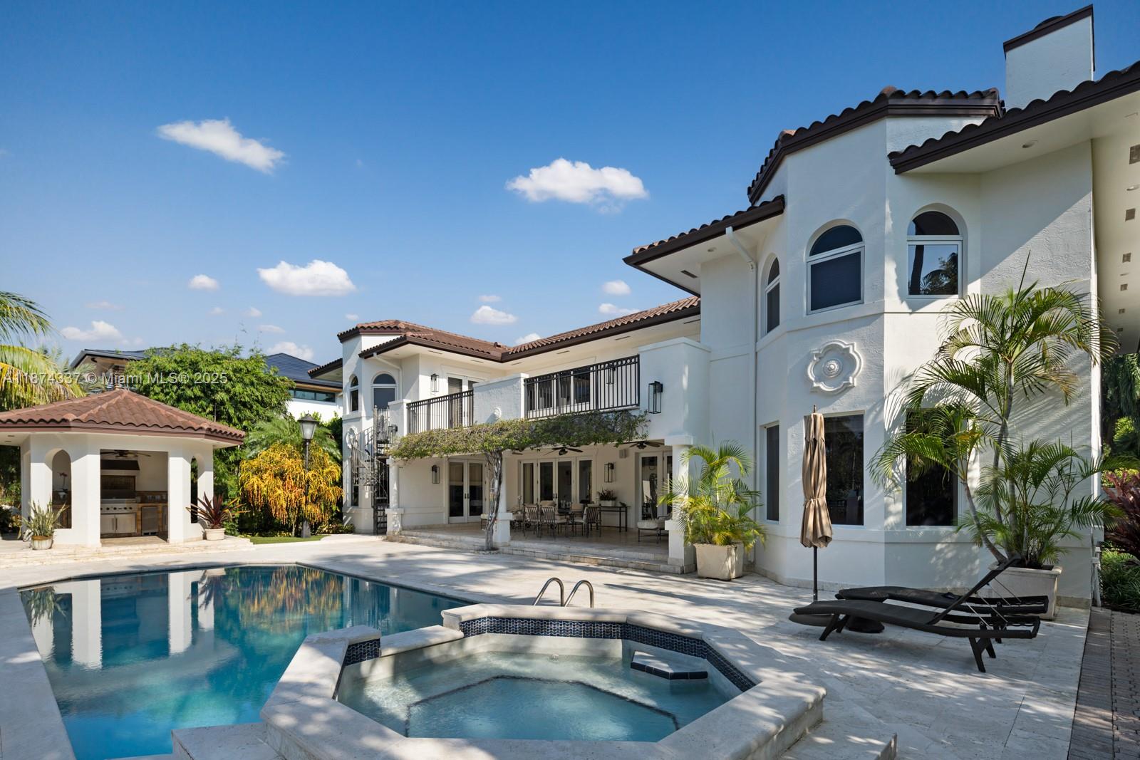 277 Veleros Ct, Coral Gables FL 33143