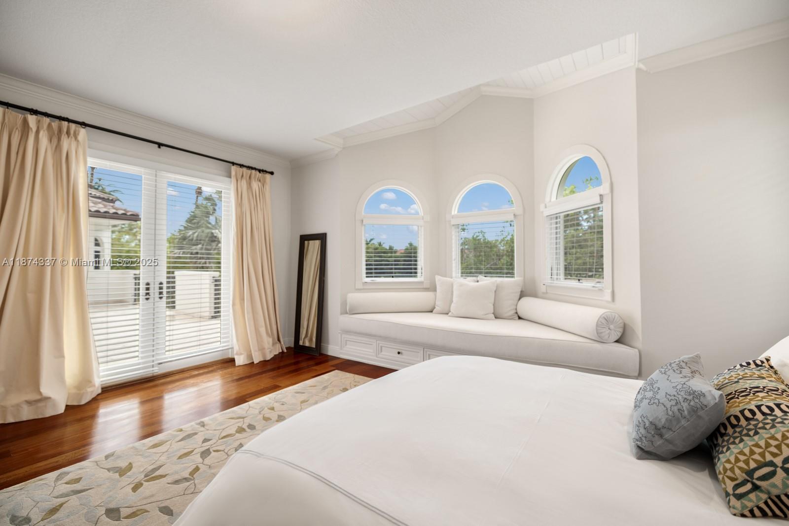 277 Veleros Ct, Coral Gables FL 33143