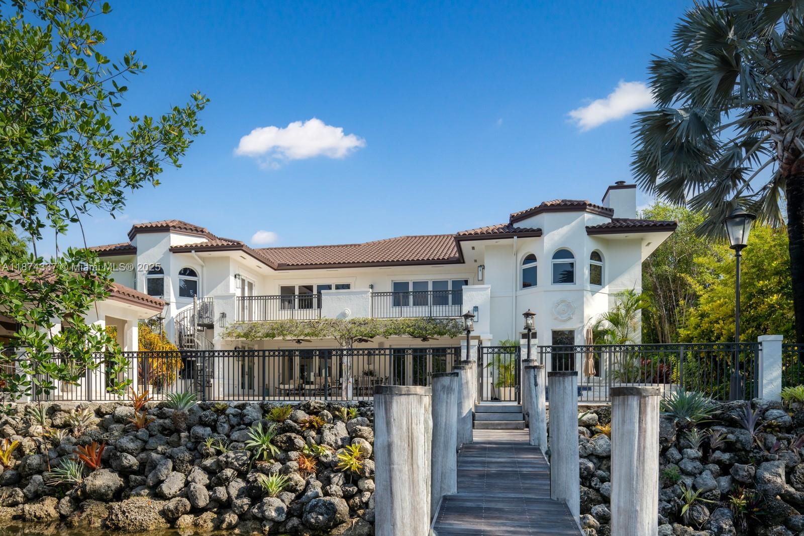 277 Veleros Ct, Coral Gables FL 33143