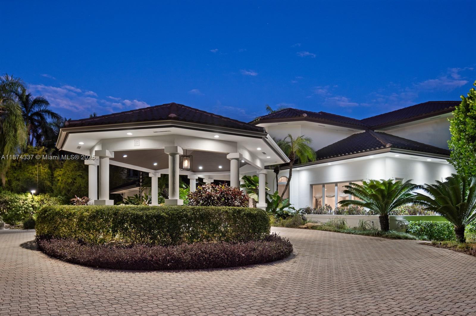 277 Veleros Ct, Coral Gables FL 33143