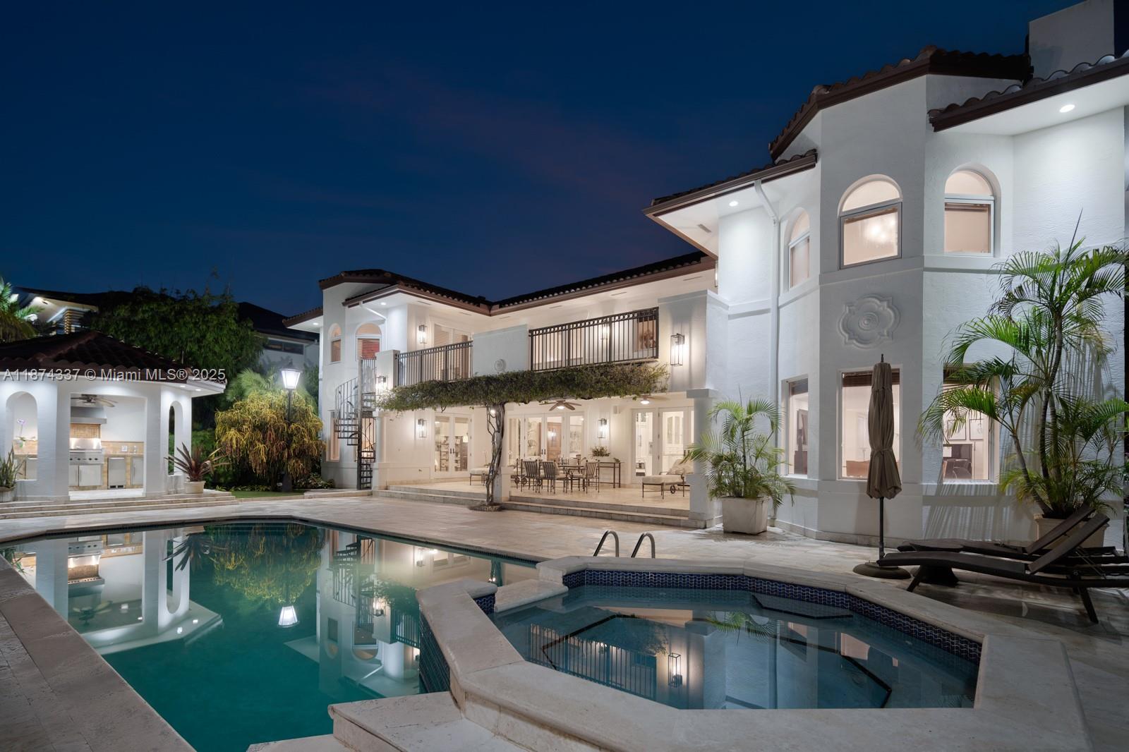 277 Veleros Ct, Coral Gables FL 33143