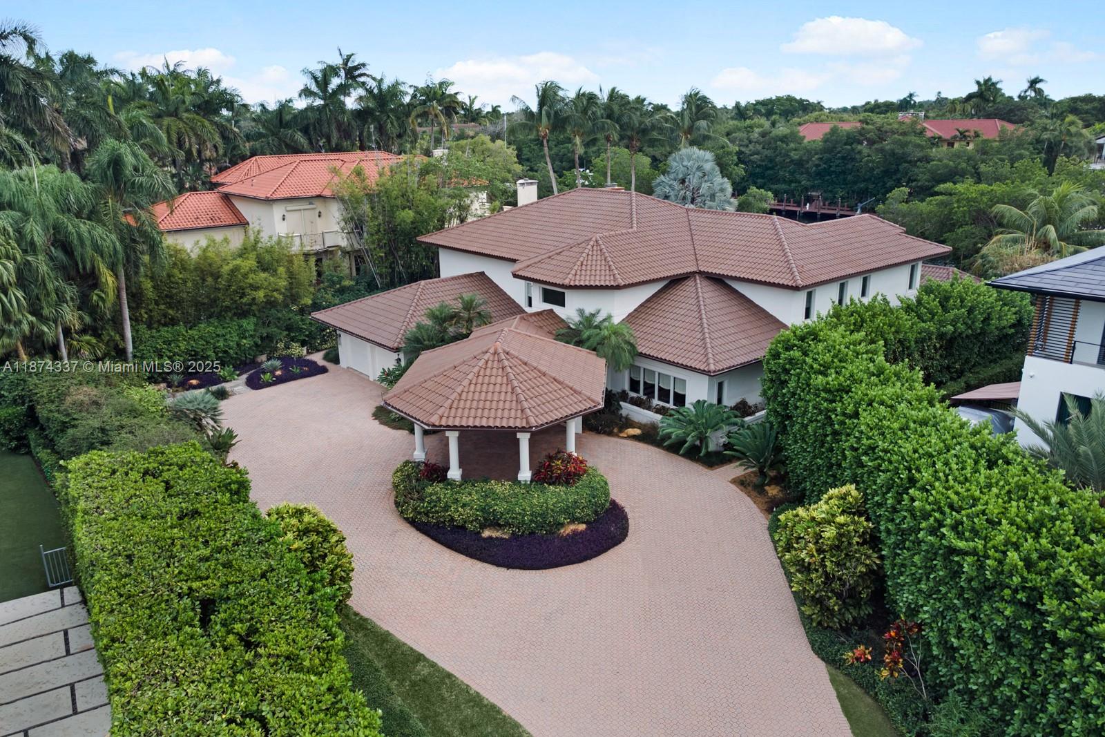 277 Veleros Ct, Coral Gables FL 33143