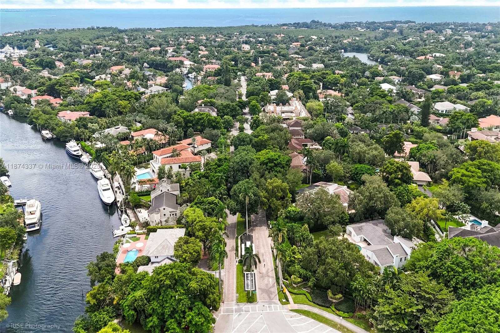 277 Veleros Ct, Coral Gables FL 33143