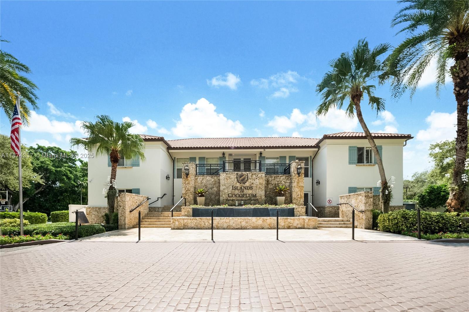 277 Veleros Ct, Coral Gables FL 33143