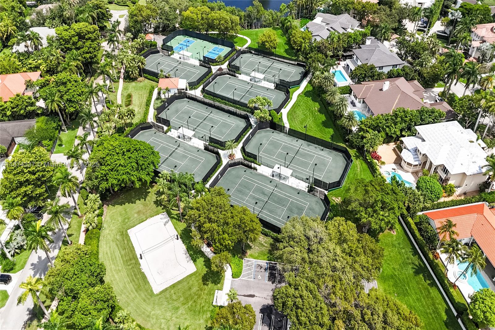 277 Veleros Ct, Coral Gables FL 33143