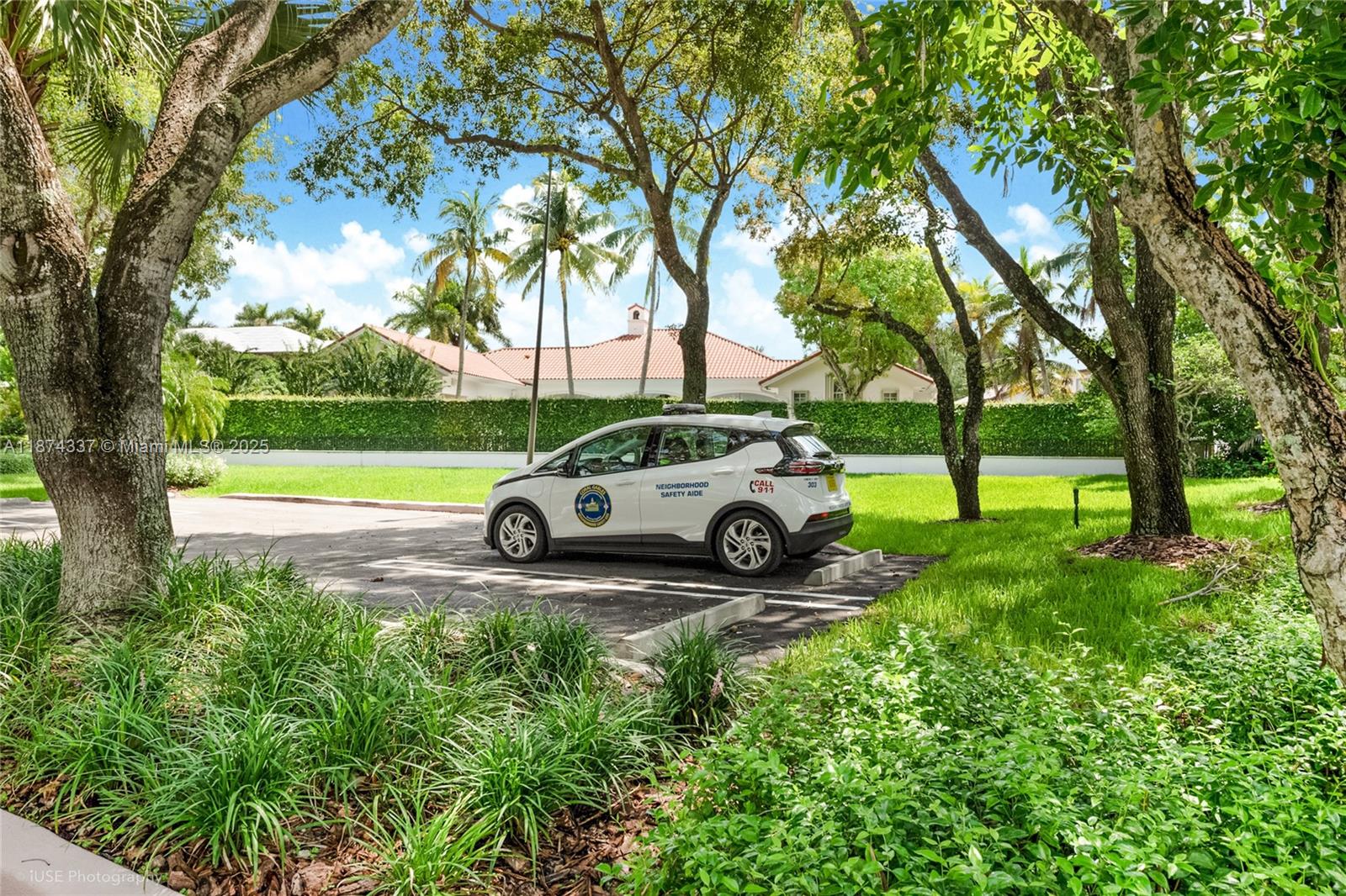 277 Veleros Ct, Coral Gables FL 33143