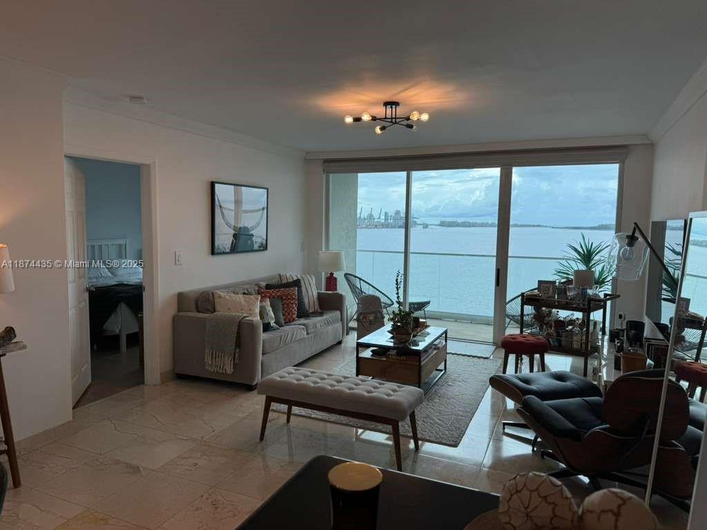 800 Claughton Island Dr #1003, Miami FL 33131