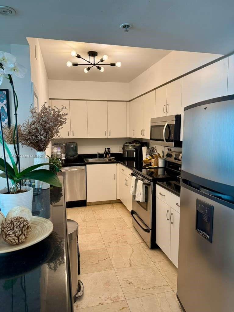 800 Claughton Island Dr #1003, Miami FL 33131
