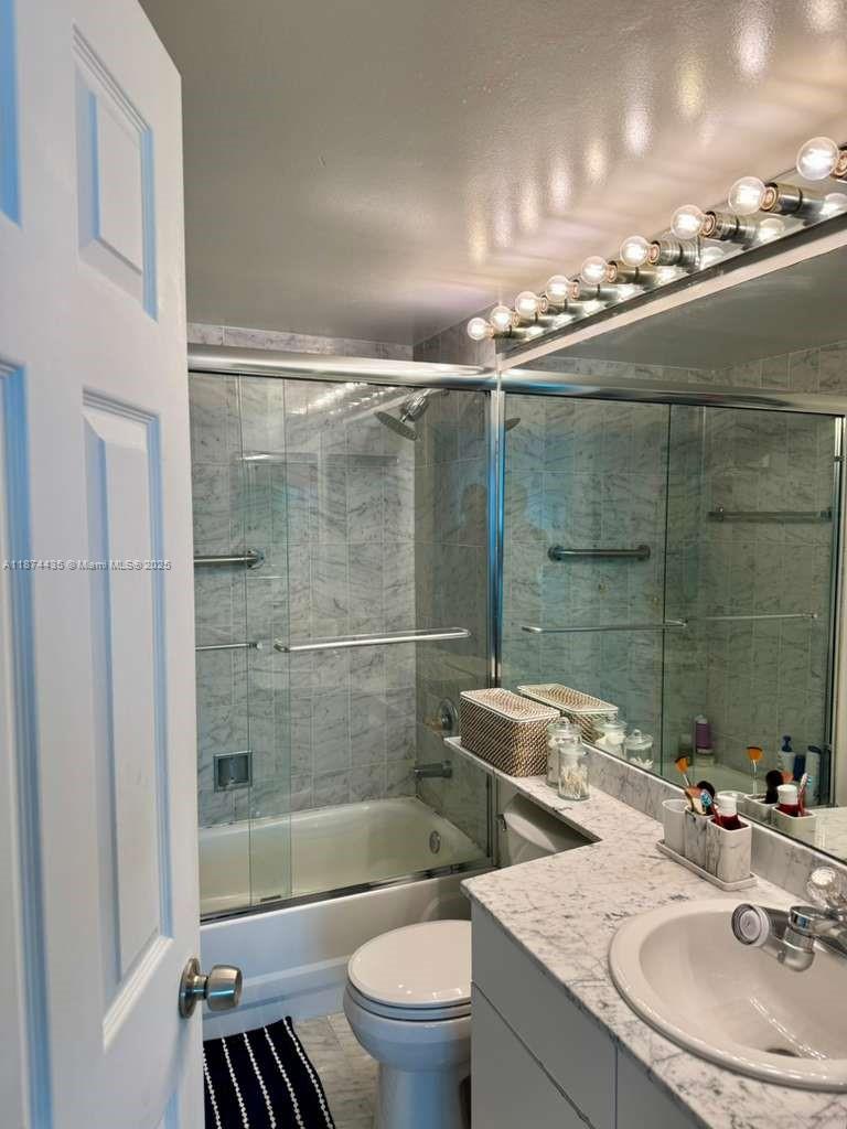 800 Claughton Island Dr #1003, Miami FL 33131