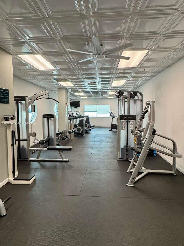 800 Claughton Island Dr #1003, Miami FL 33131