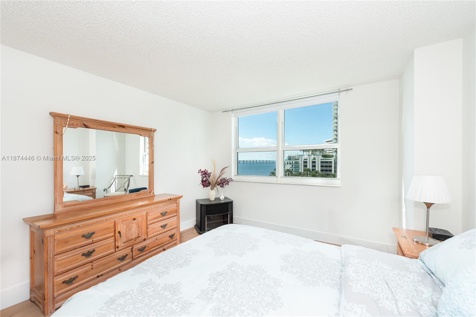 1155 Brickell Bay Dr #609, Miami FL 33131