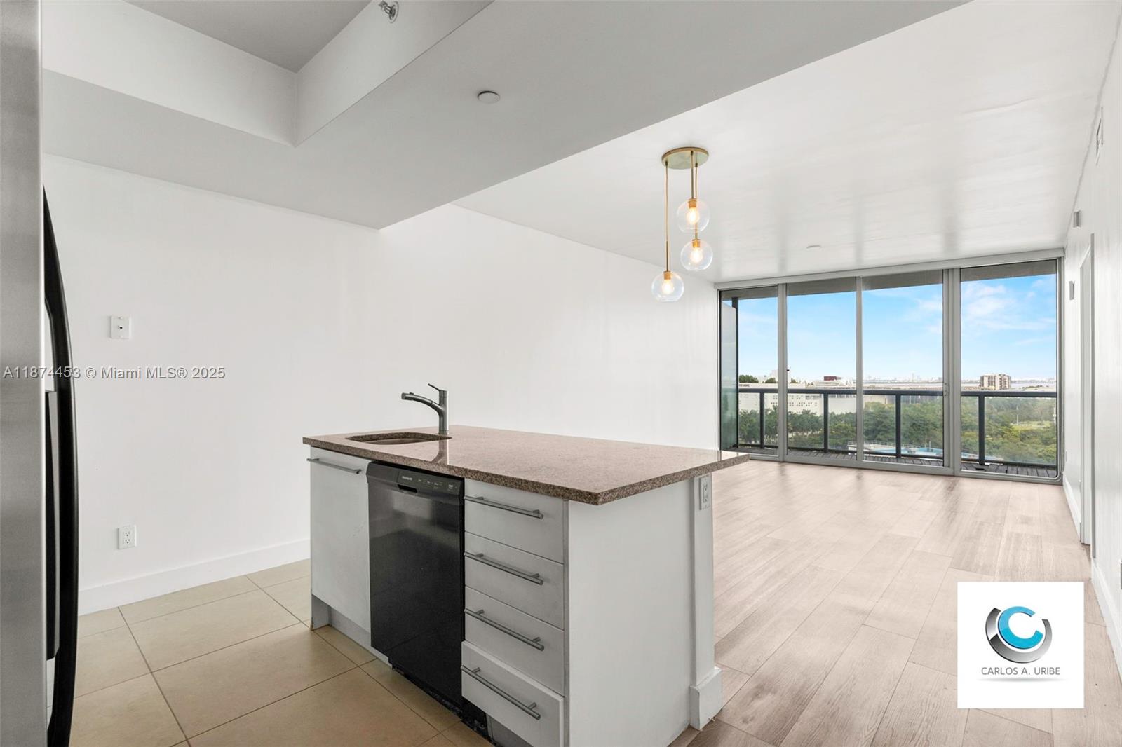 888 Biscayne Blvd #911, Miami FL 33132