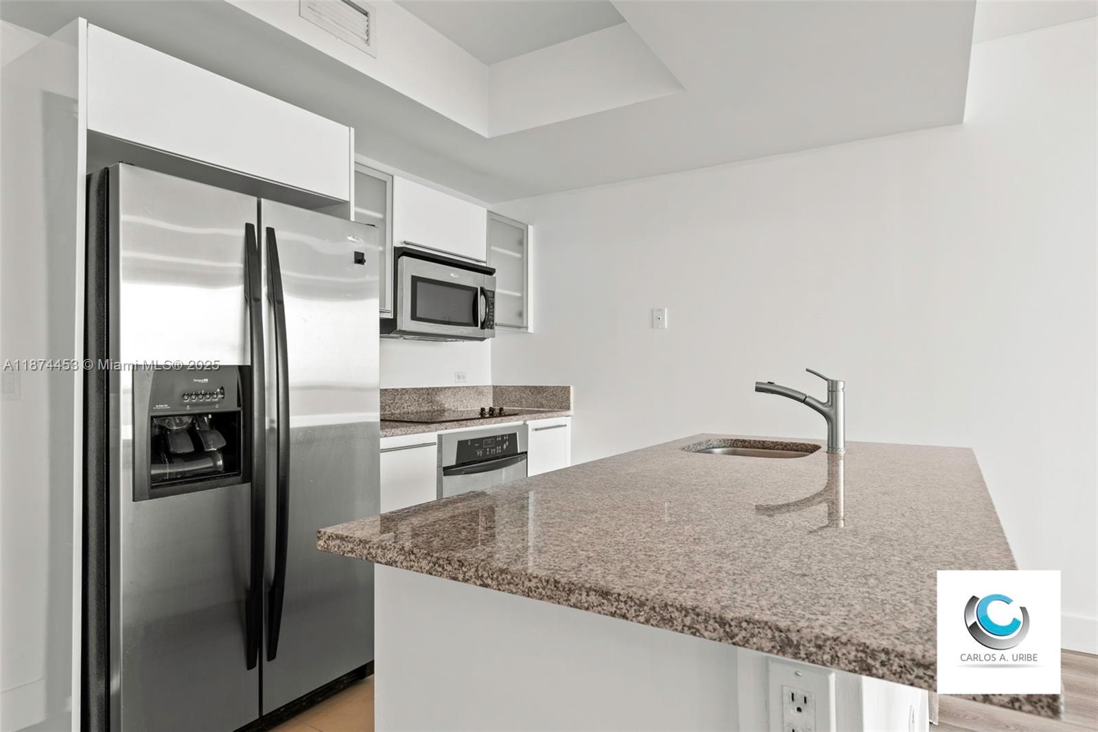 888 Biscayne Blvd #911, Miami FL 33132