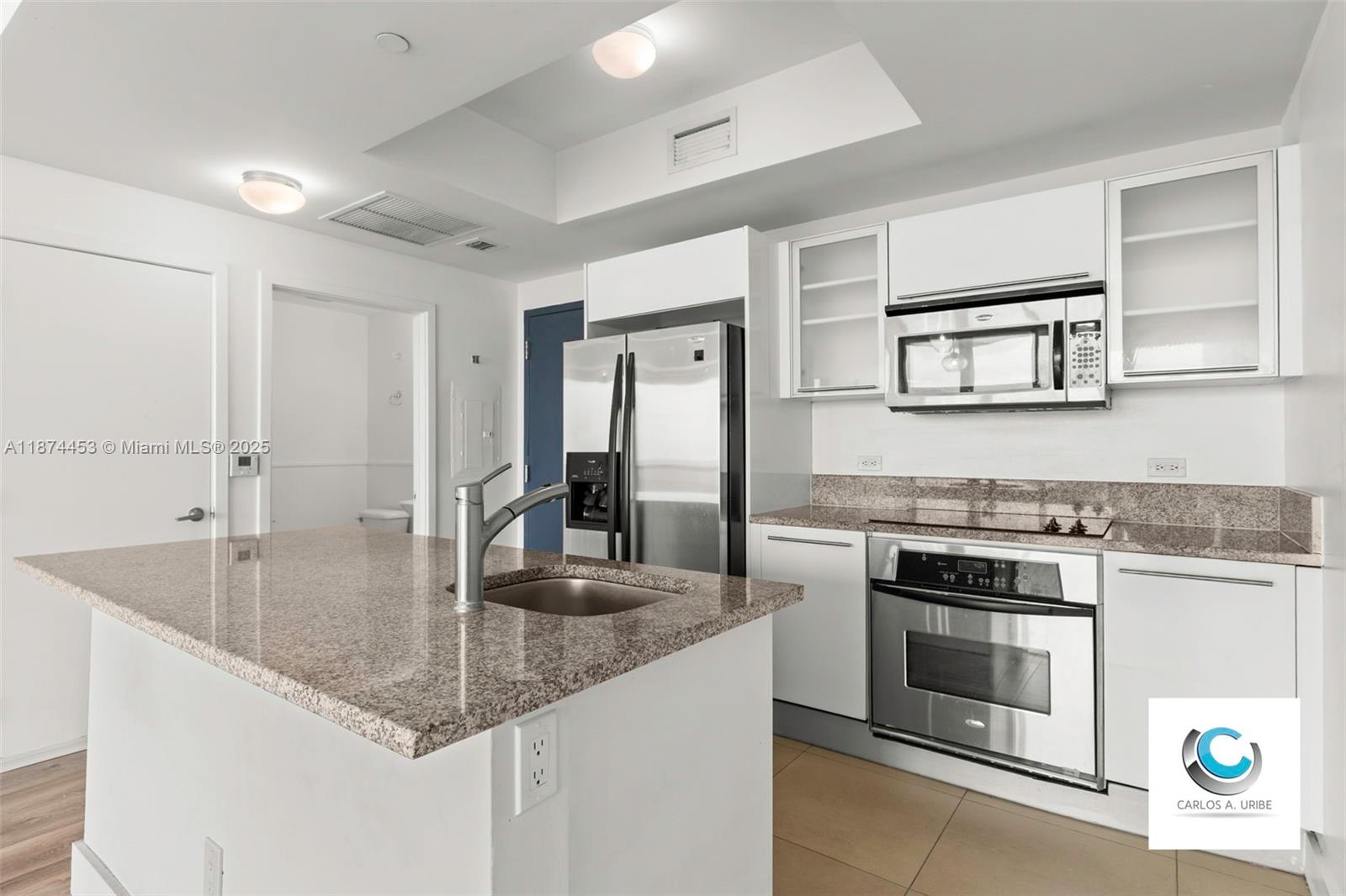 888 Biscayne Blvd #911, Miami FL 33132
