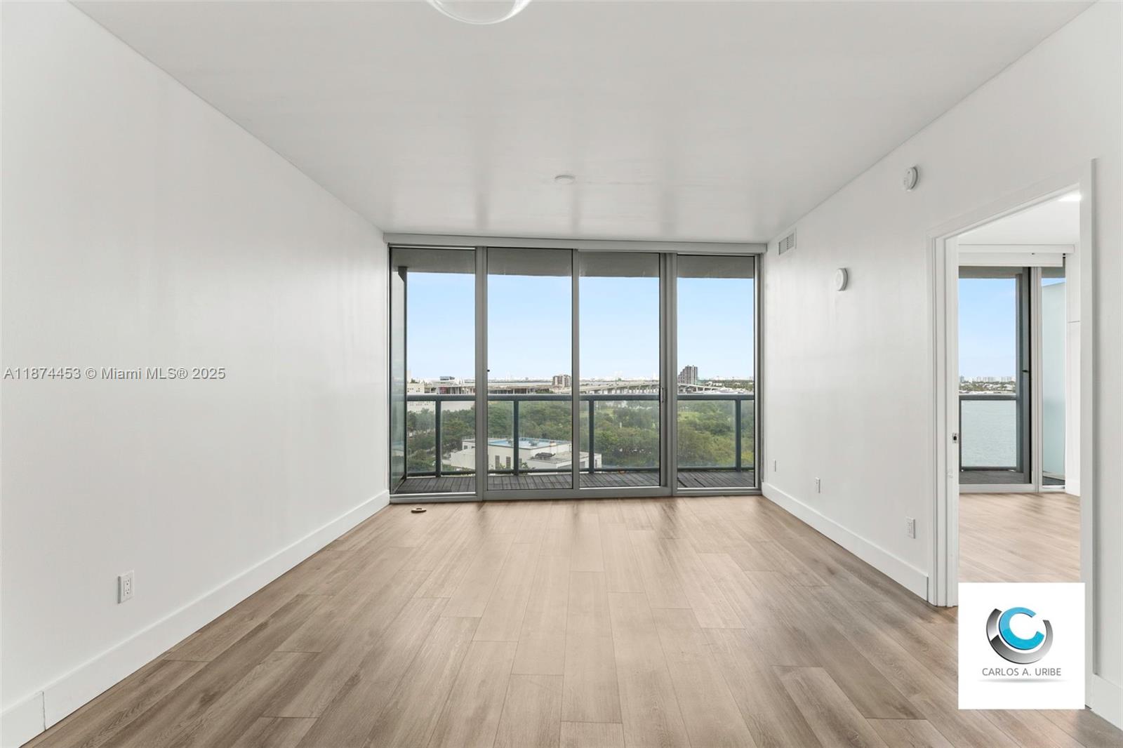 888 Biscayne Blvd #911, Miami FL 33132