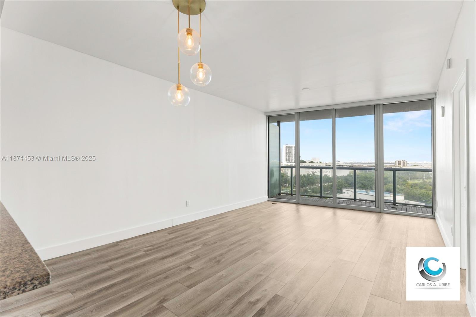 888 Biscayne Blvd #911, Miami FL 33132
